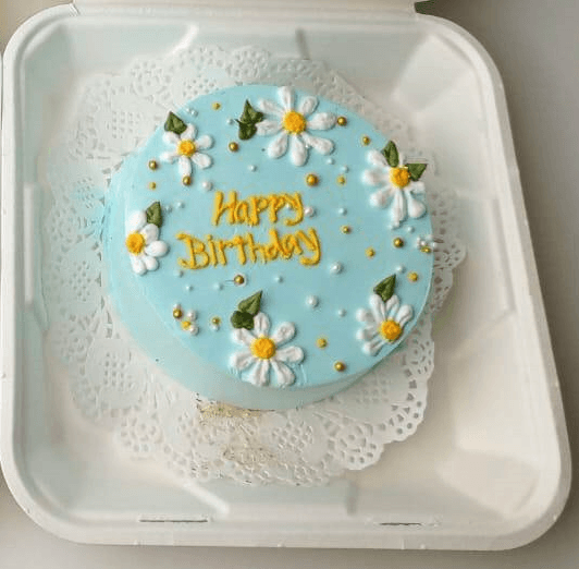 Bento Cake (White Daisies)