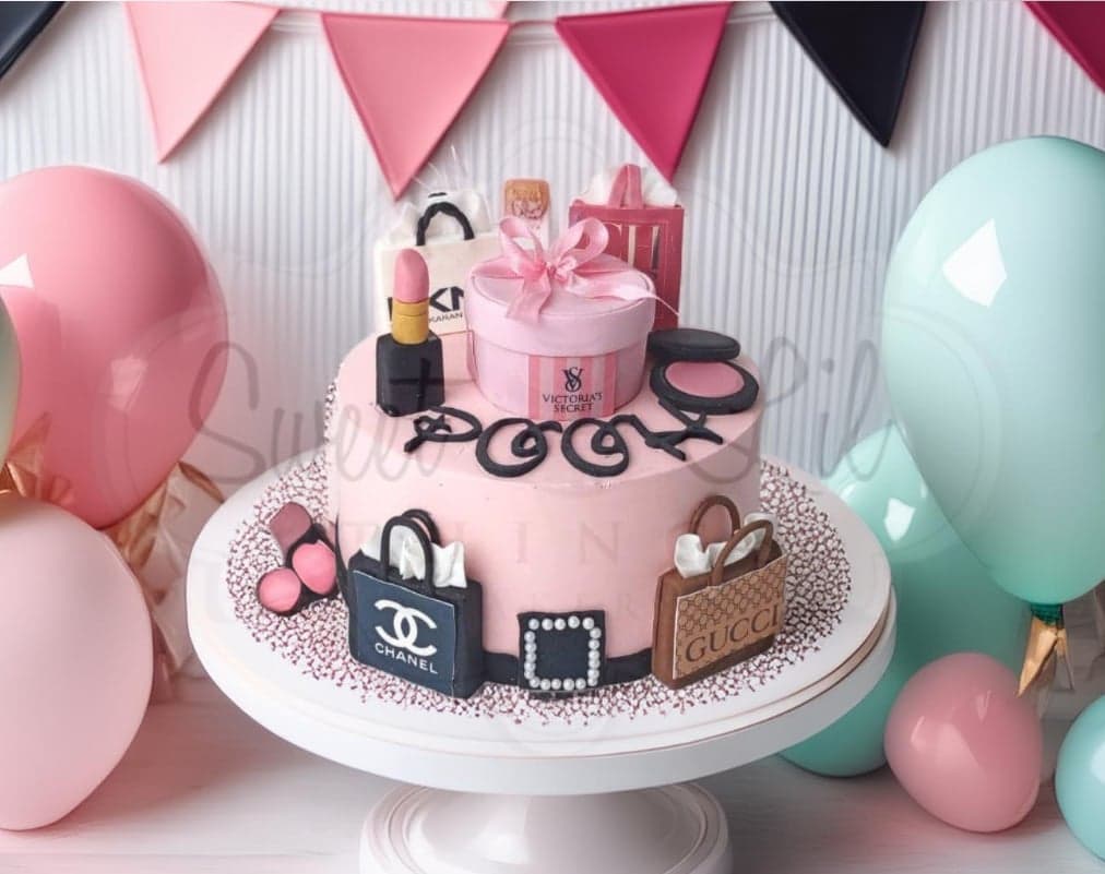 Designer Brands Shopping Lovers Cake