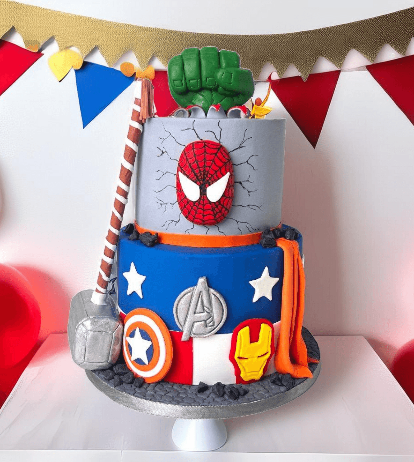 Marvel Avengers Super Heroes Cake