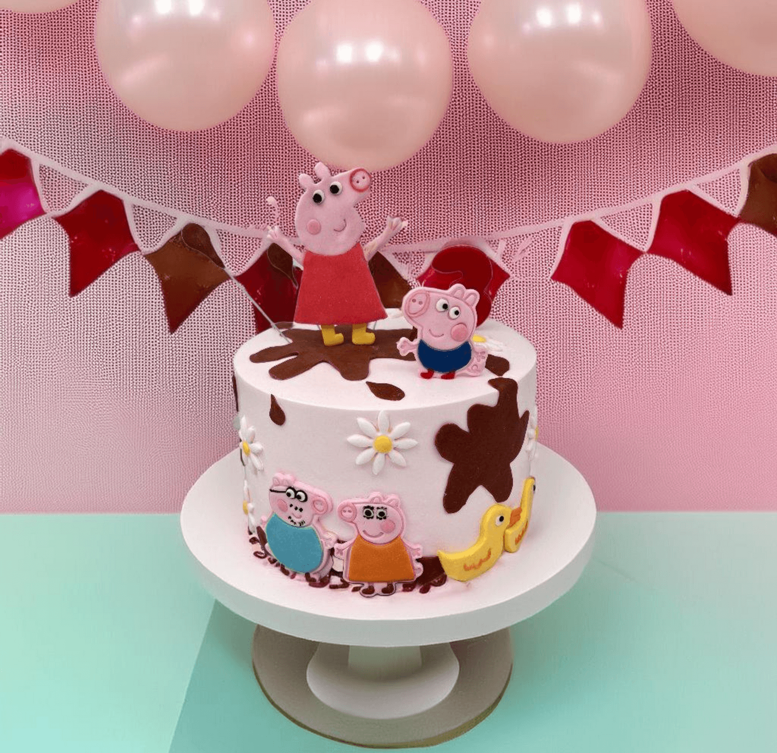 Peppa Pig Birthday Cake
