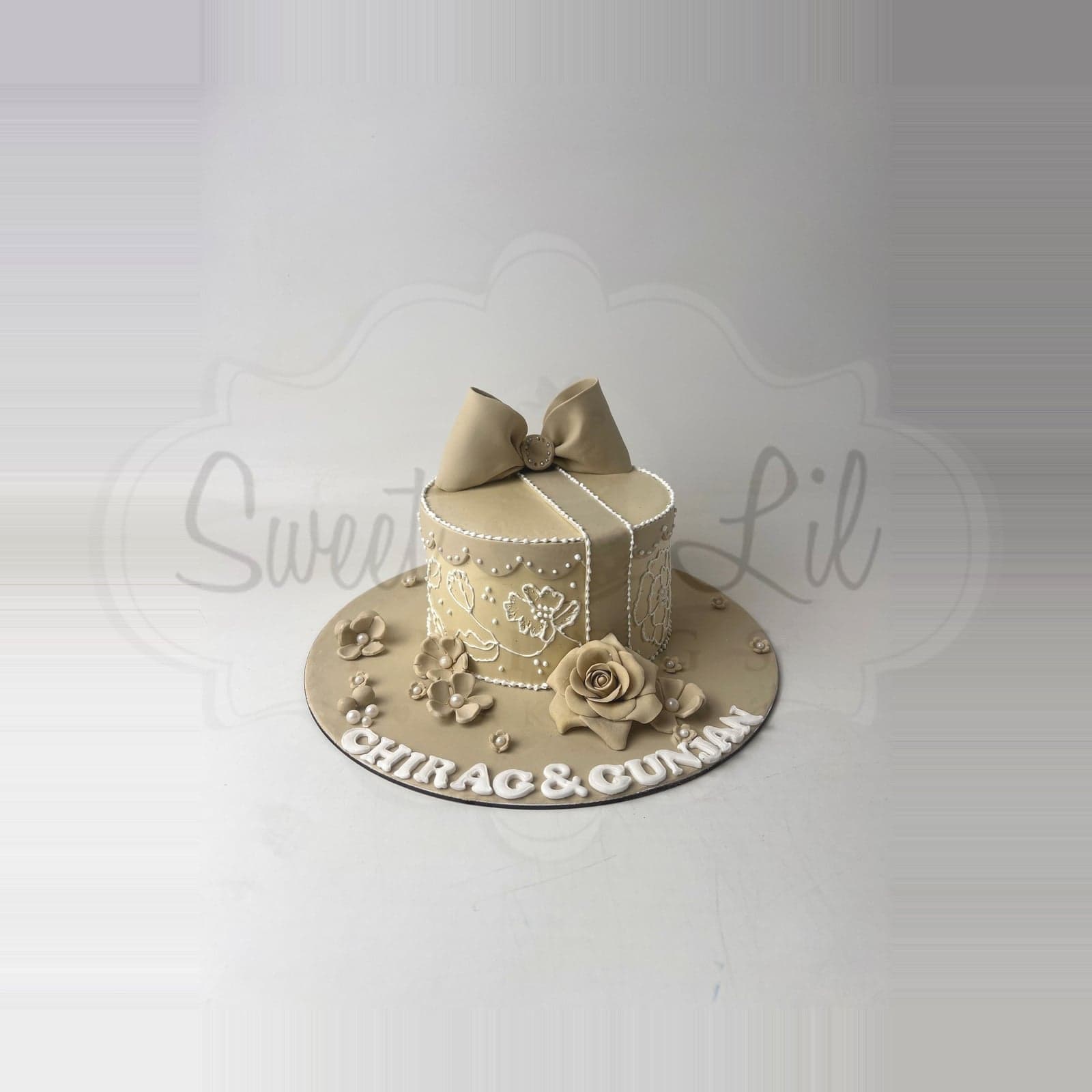 Champagne Gift Box Cake photo 2