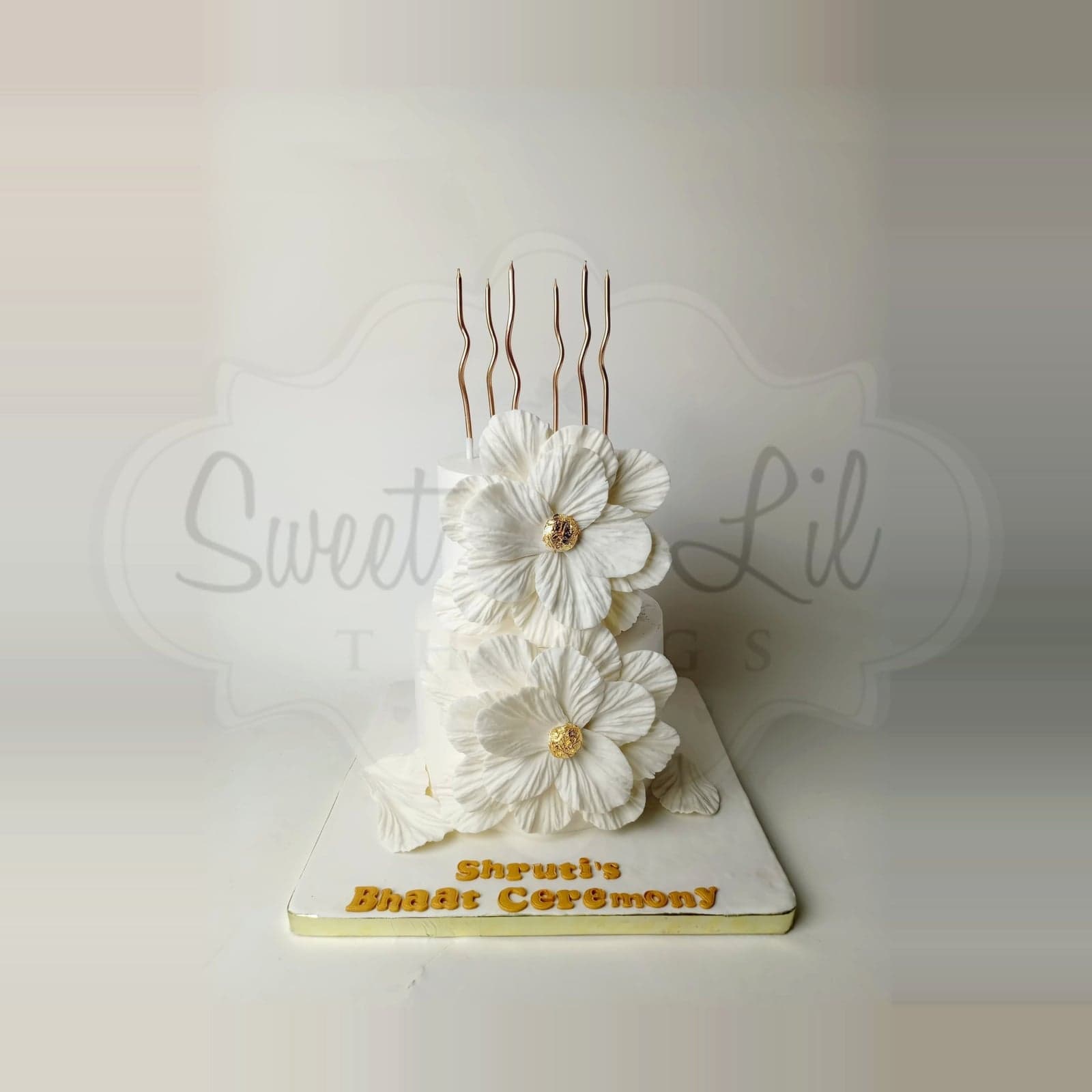 White Peony and Rose Gold Cake photo 2
